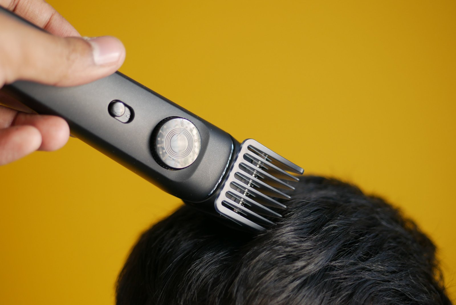 How to Choose the Best Hair Trimmer for Men: Complete Buying Guide