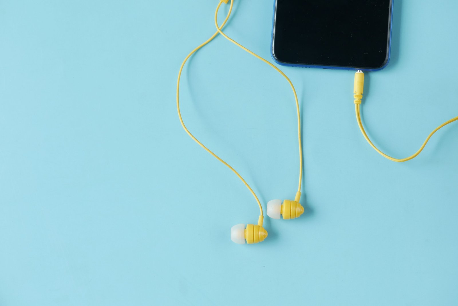 Wireless Handsfree Buying Guide: Best Features, Battery Life & Call Quality